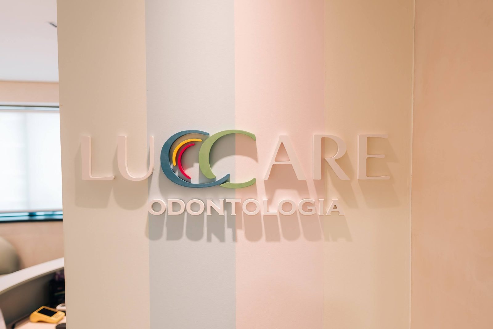 Logo da LUCCARE na entrada